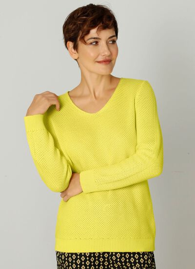 Pullover in dekorativer Struktur 