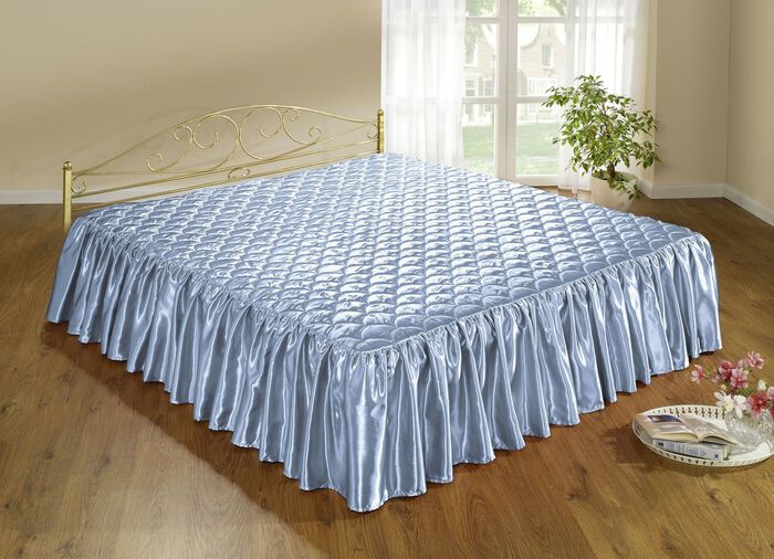 Edel gl&auml;nzende Tagesdecke und Kissenbez&uuml;ge mit Steppung in Muscheloptik 