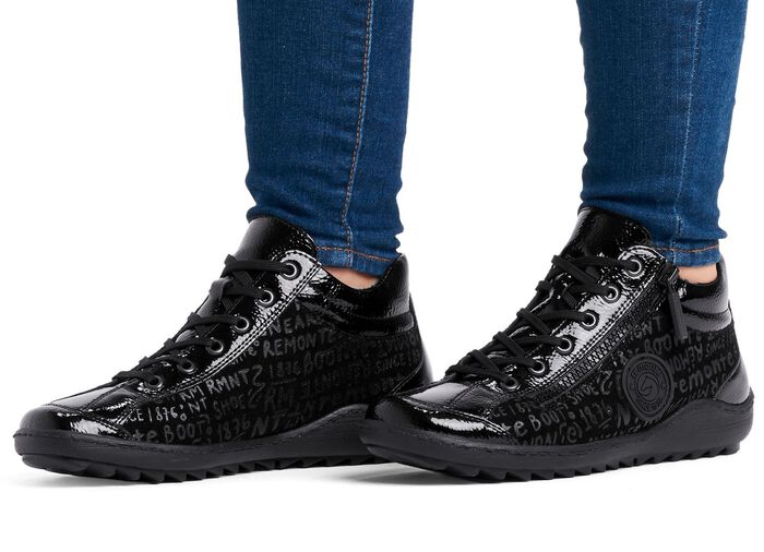 Remonte Schn&uuml;r-Bootie aus Crashlack 