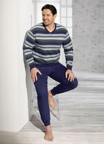 Schlafanzug mit B&uuml;ndchenabschl&uuml;ssen, V-Ausschnitt und garngef&auml;rbtem Ringeldessin 