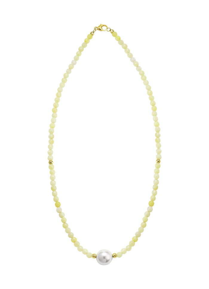 Halskette mit Perlenschimmer und Edelsteinglanz 