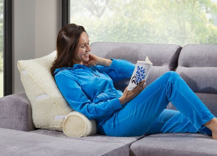 Schurwoll-R&uuml;ckenkissen mit Nackenrolle 