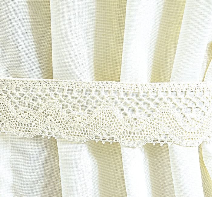 &Uuml;bergardine mit aufgesetzter H&auml;kelborte 