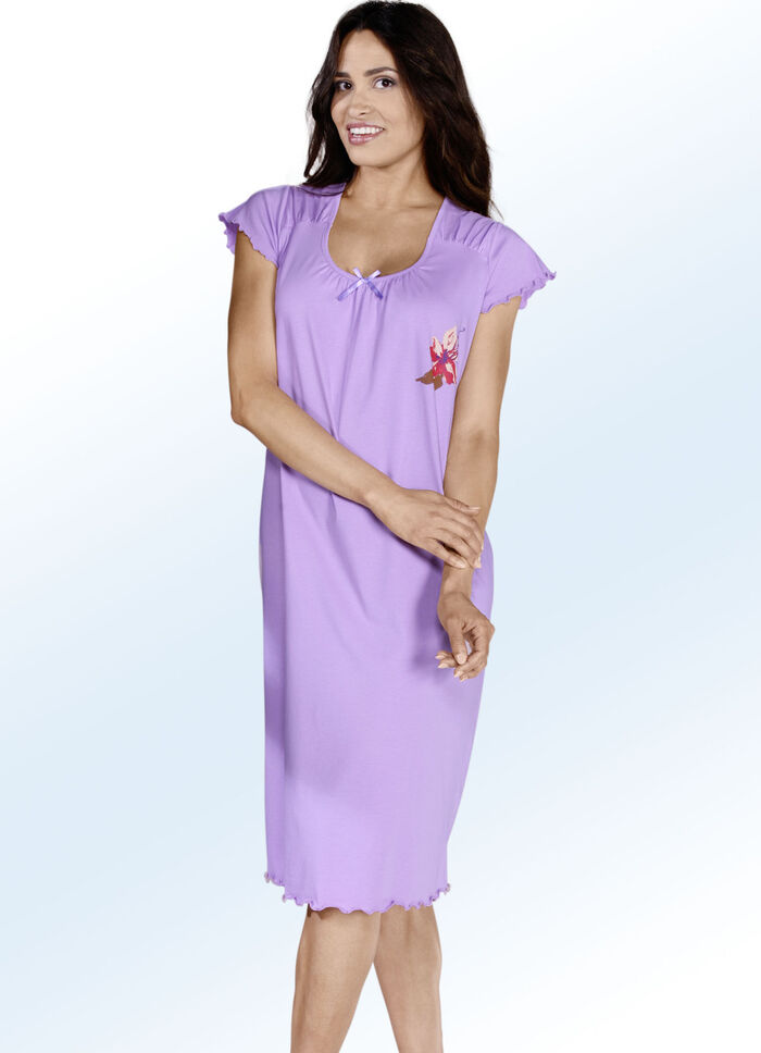 Zweierpack Nachthemden mit Raffungen, wadenlang, gebogten Abschl&uuml;ssen sowie kurzen &Auml;rmeln LILA/BUNT-LILA