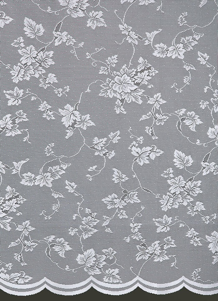 Halbtransparenter Store mit gebogtem Abschluss 