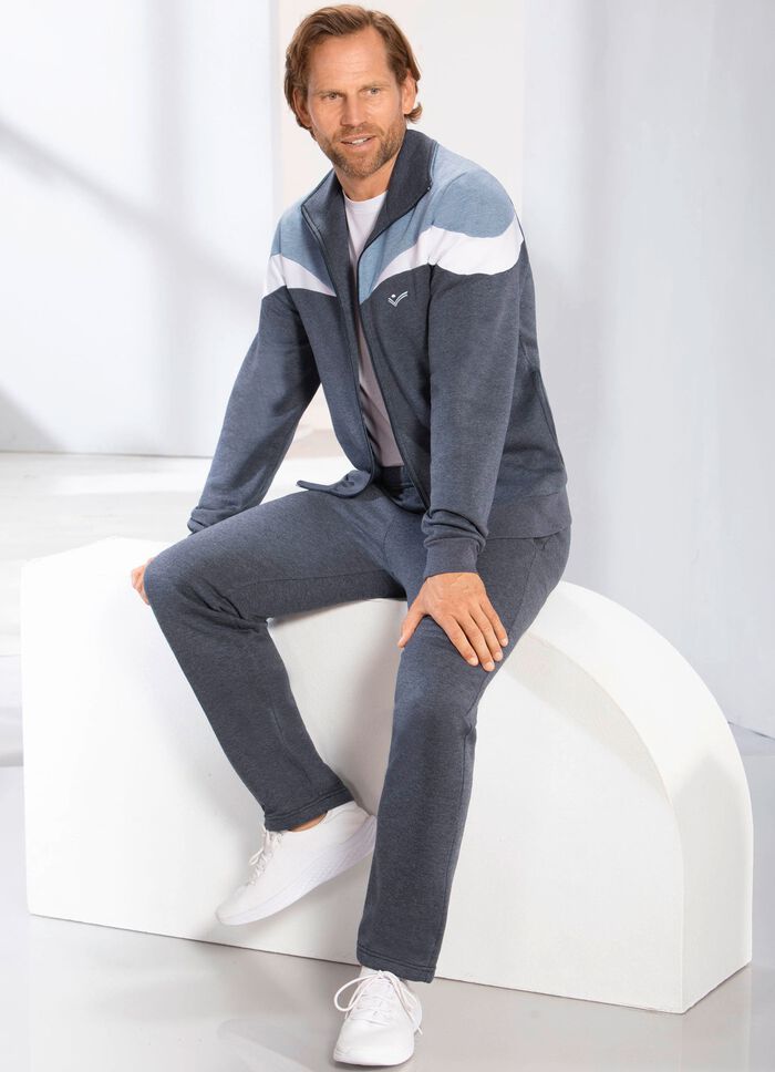 Freizeitanzug mit Seitentaschen 