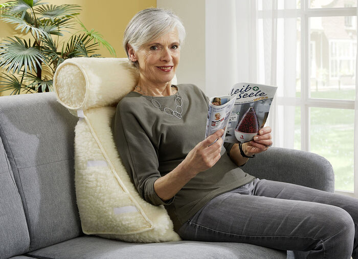 Schurwoll-R&uuml;ckenkissen mit Nackenrolle 