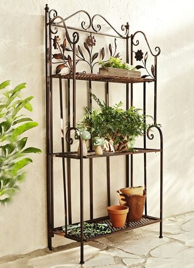 Wundersch&ouml;ne, verspielte Eisen-Regale 