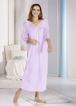 Nachthemd, knöchellang und Stickereispitze  FLIEDER