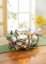 Windlicht auf Kranz aus Haselnusszweigen 