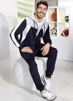 Freizeitanzug von „Athlet“ 