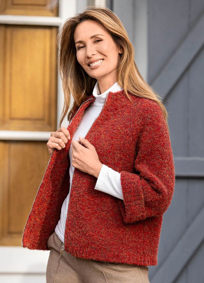 Strickjacke aus Bouclégarn 