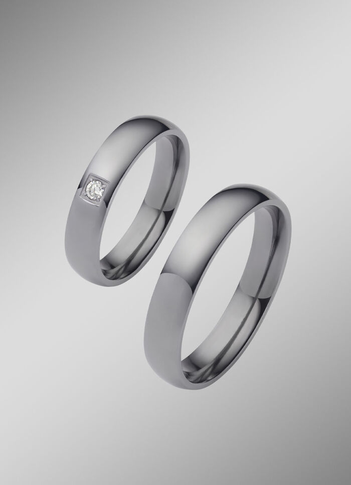 Glänzender Trauring aus Tantal 