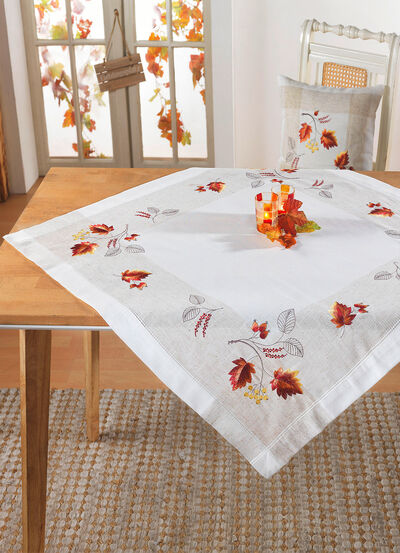 Bestickte Tisch- und Raumdekoration 