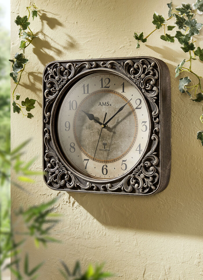 Funk-Wanduhr mit wetterfestem Kunstharzgeh&auml;use 
