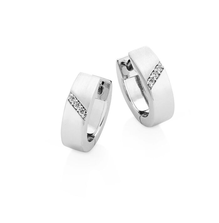 Gl&auml;nzende, satinierte Creolen mit Brillanten 