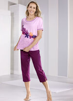 Schlafanzug mit kurzen Ärmeln und wadenlanger Hose 