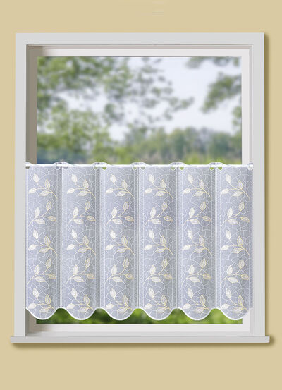 Kurzstore mit filigran gesticktem Blätterdessin 