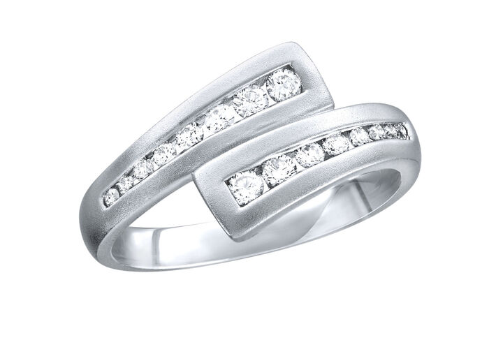 Platin Damenring mit lupenreinen Brillanten 