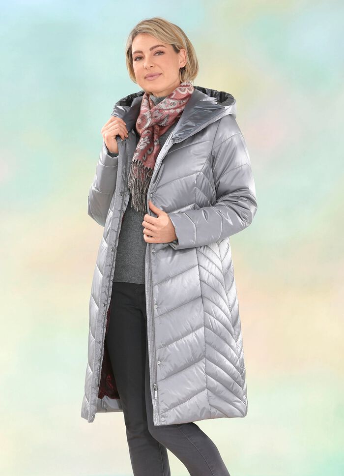 Mantel mit angeschnittener Kapuze 