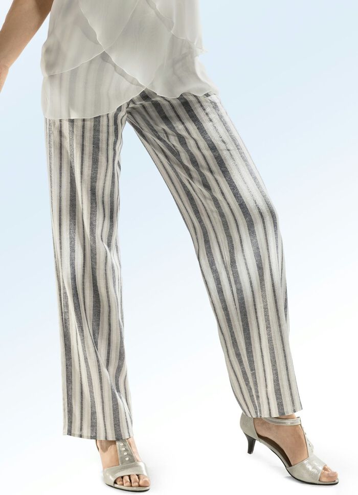 Hose in modischer Weite 