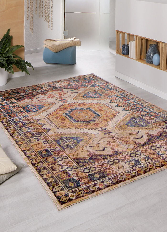 Brücken und Teppiche in angenehmen, weichen Farben 