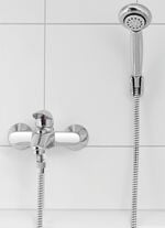 Wasserspar-Duschkopf und Wassersparer 