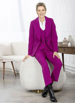 Hosenanzug in der modischen Farbe fuchsia 