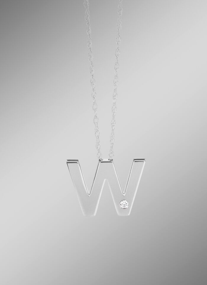 Einzigartig und elegant: Buchstaben-Anh&auml;nger aus Platin 