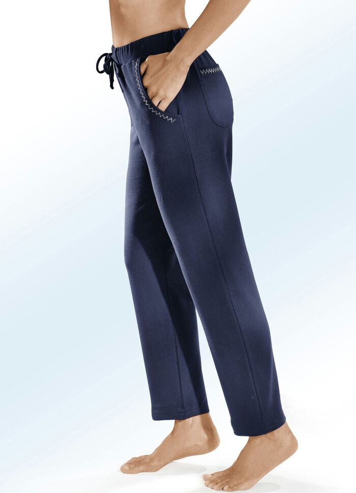 Hose mit dekorativer Nietenzier MARINE