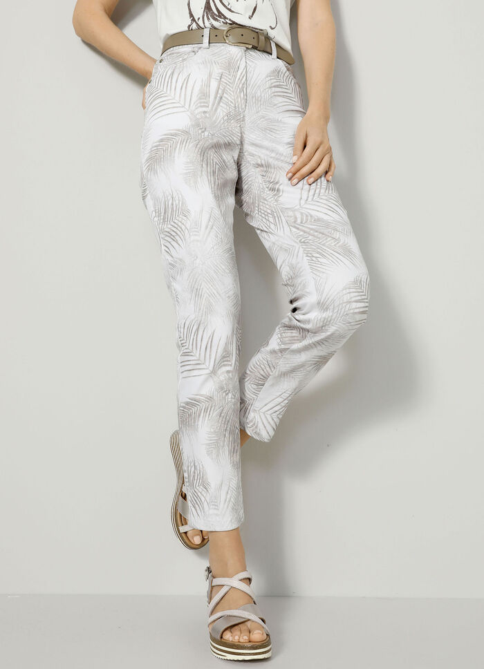 Hose in trendiger Blätterdessinierung 