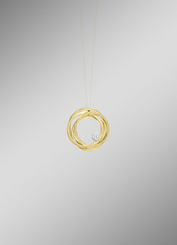 Edler Anhänger mit Brillant 