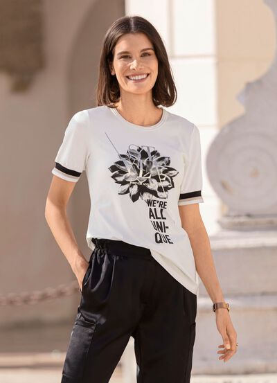 Shirt mit Flatlocknaht am Halsausschnitt 