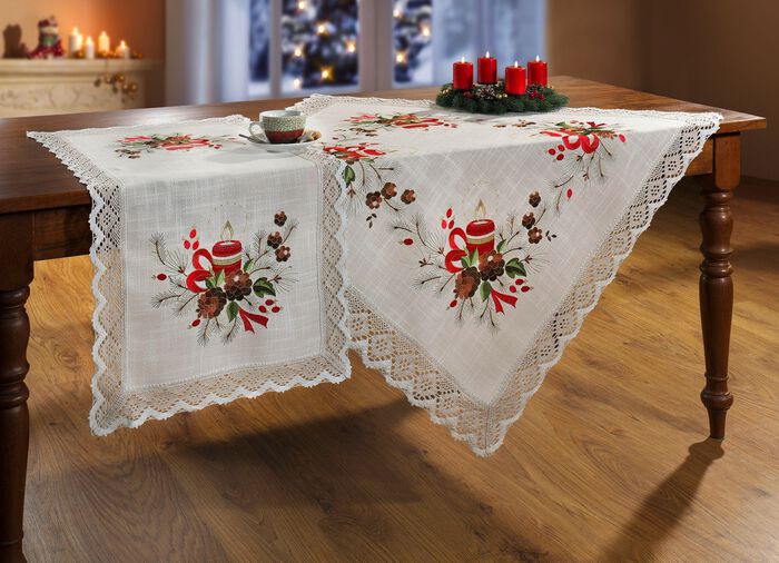 Raumdekoration mit festlichem Weihnachtsmotiv 