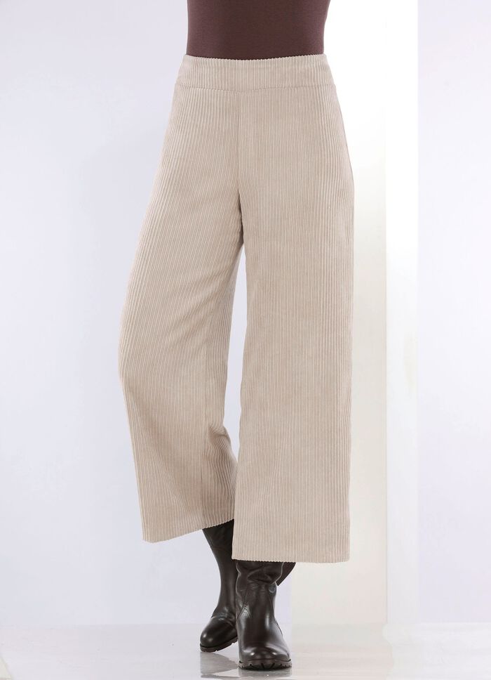 Hose in modisch verk&uuml;rzter L&auml;nge 