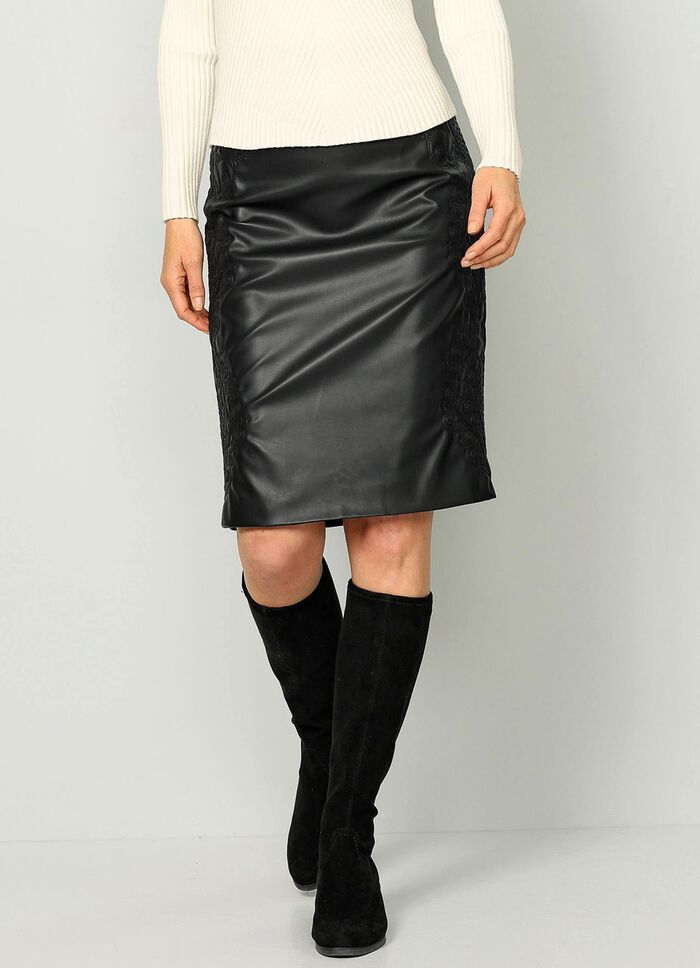 Rock mit sch&ouml;nen Ziersteppungen 