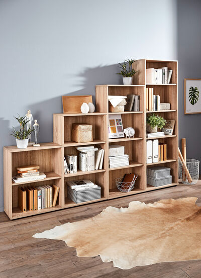 Klassische Regal-Serie mit Kunststofffüßen 