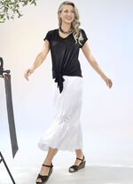 Stufenrock mit sch&ouml;ner Lochstickerei WEISS