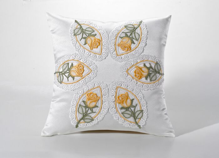 Tischdecke aus echter Plauener Spitze 