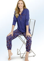 Schlafanzug mit Knopfleiste, Brusttasche sowie langen &Auml;rmeln 