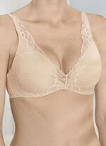 Triumph Body Make-Up Illusion Lace BH mit flexiblen Komfortb&uuml;geln PUDER