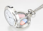 Echte Taschenuhr mit praktischer Pillendose 