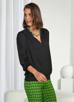 Shirt mit V-Ausschnitt in 2 Farben 