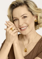 Eleganter Damenring mit echt Bernstein und synth. Zirkonia 