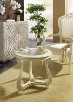 Couchtisch mit aufwendigen Schnitzereien 