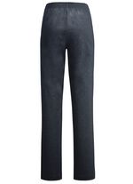 Hose in modischer Weite 