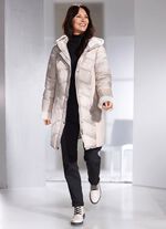 Kurzmantel in aktuellem Materialmix 