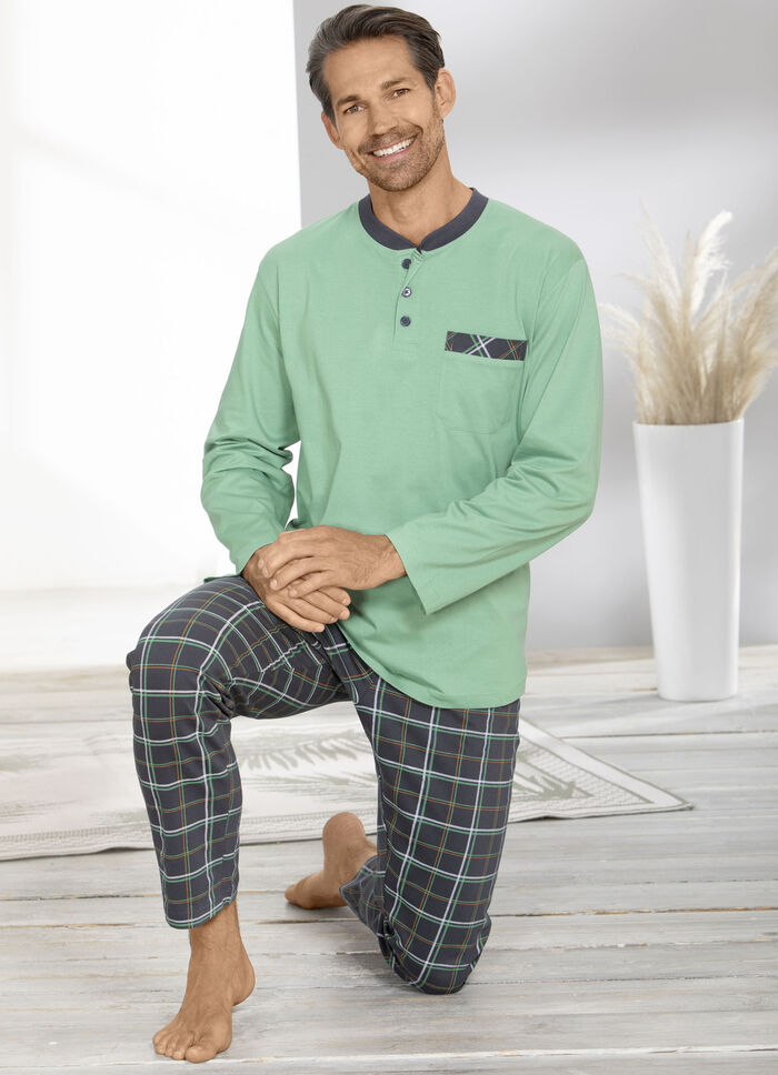 Schlafanzug mit Knopfleiste und offenen Beinabschl&uuml;ssen 