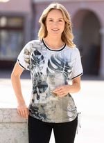 Shirt mit Kontrastverarbeitung am Halsausschnitt 