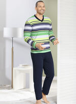 Schlafanzug mit V-Ausschnitt und aufgesetzter Brusttasche im Ringeldessin 